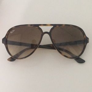 Raybans: tortoise shell
